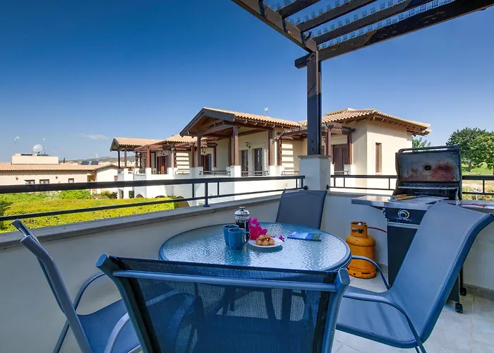 2 Bedroom Apartment Assia With Communal Pool, Aphrodite Hills Resort