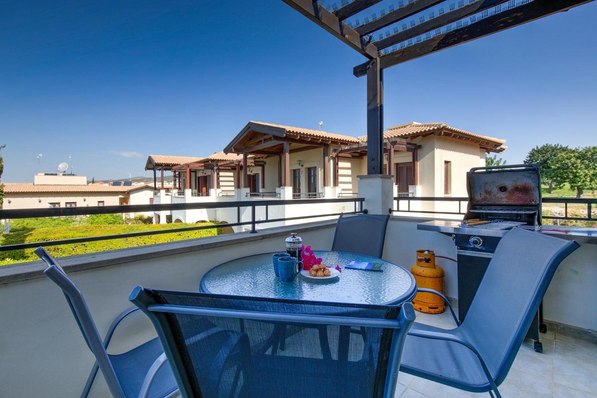 2 Bedroom Assia With Communal Pool, Aphrodite Hills Apartment